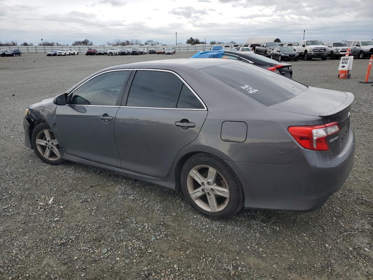 2014 Toyota Camry - Image 2