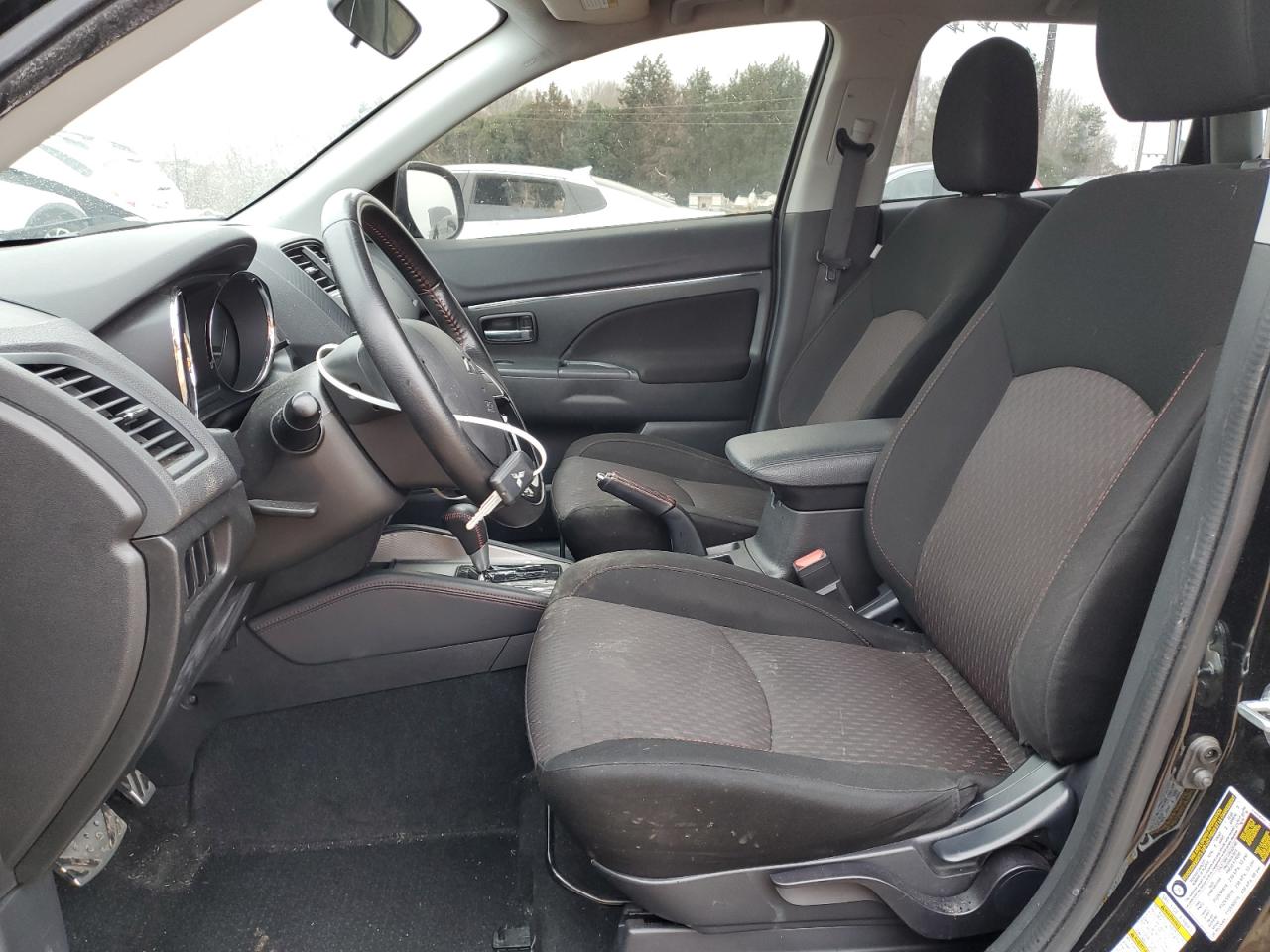 2018 Mitsubishi Outlander - Image 7