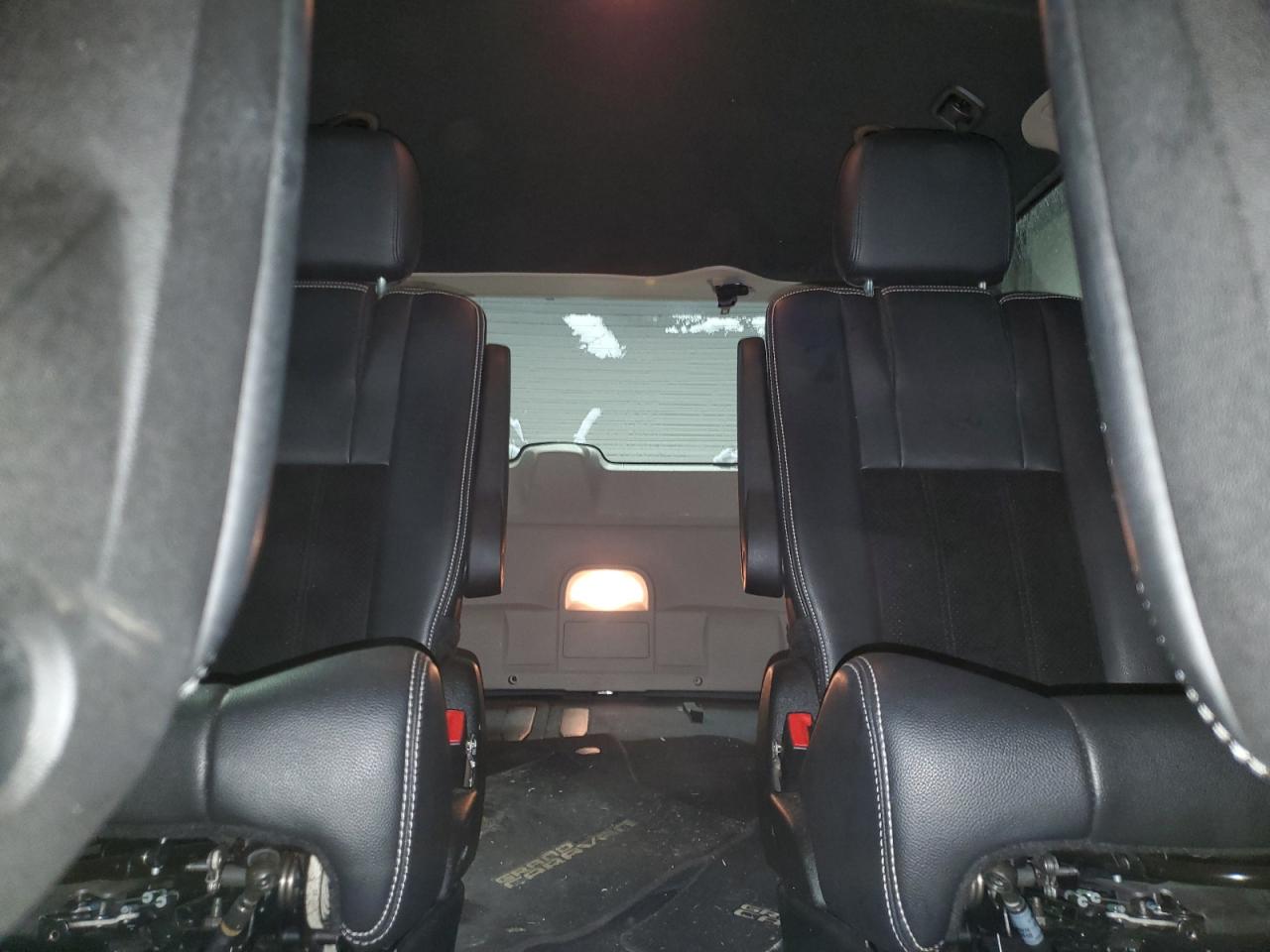 2017 Dodge Caravan - Image 10