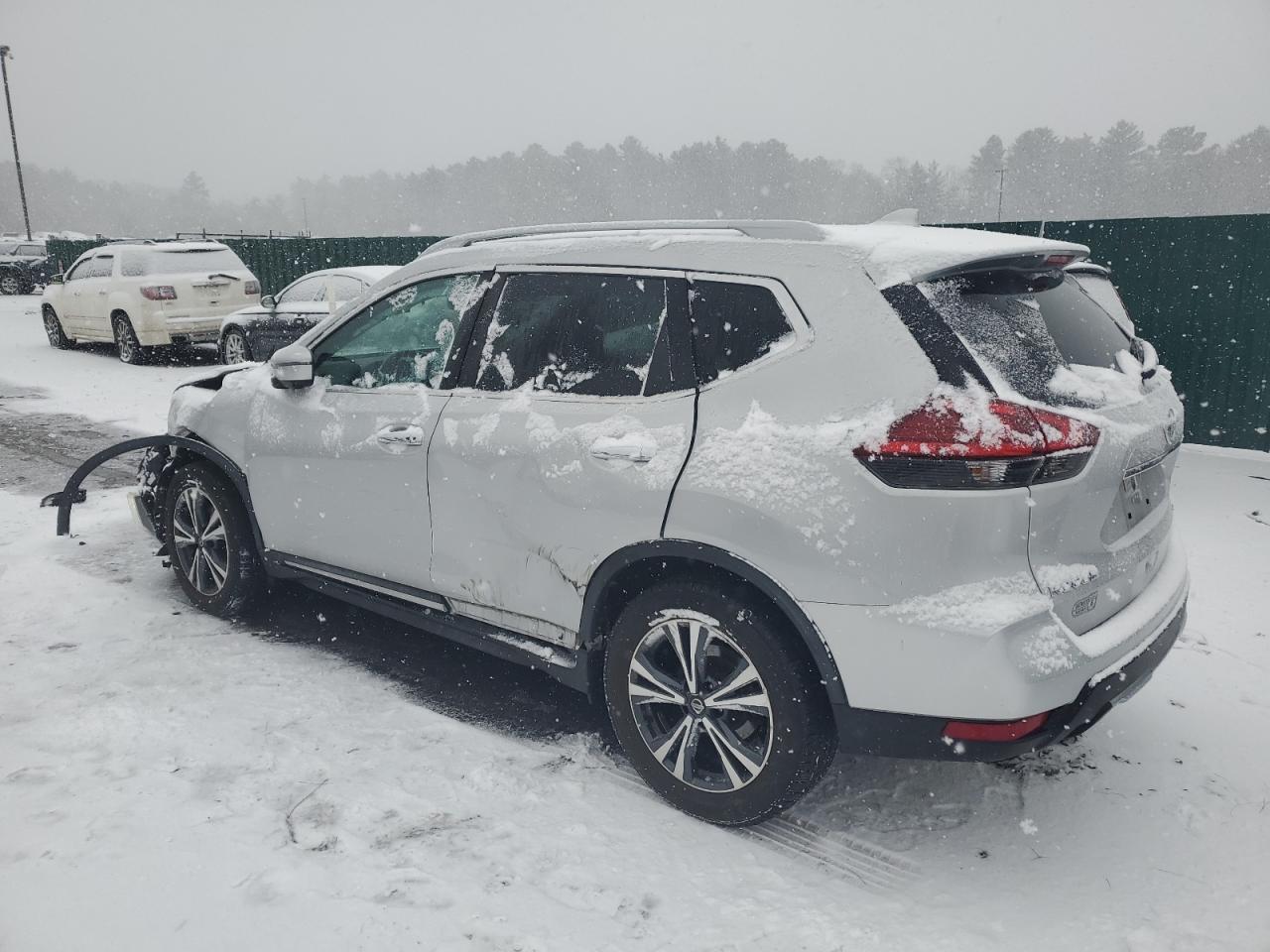 5N1AT2MVXHC811002 NISSAN ROGUE 2017