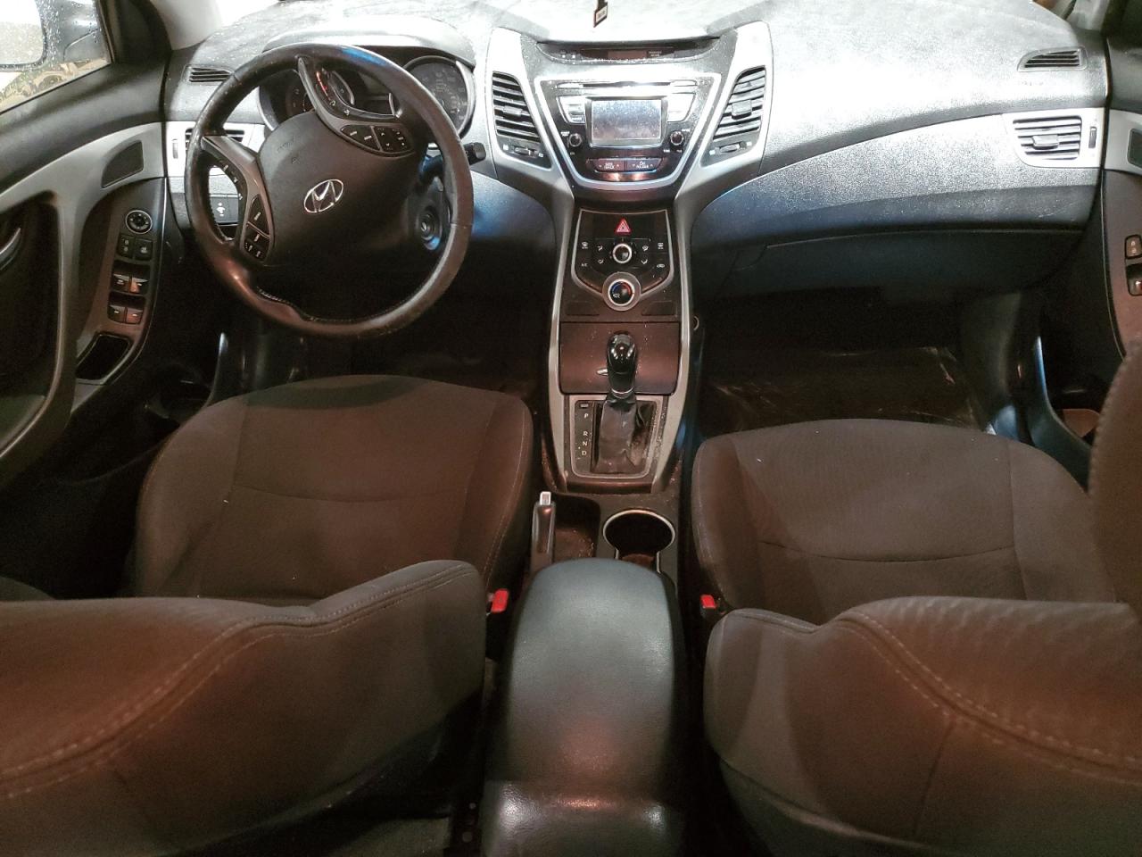 2015 Hyundai Elantra - Image 8