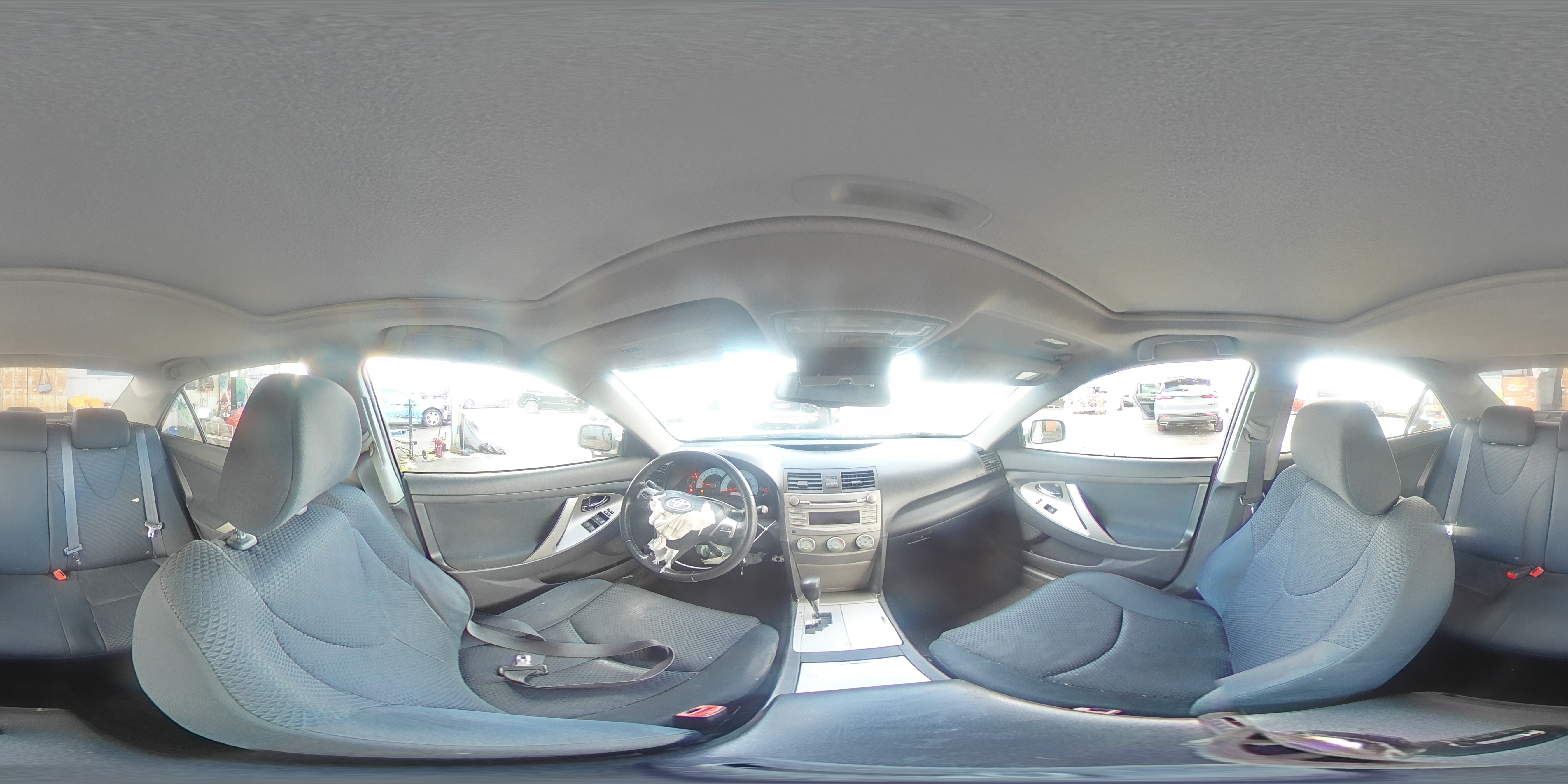 2010 Toyota Camry - Image 13
