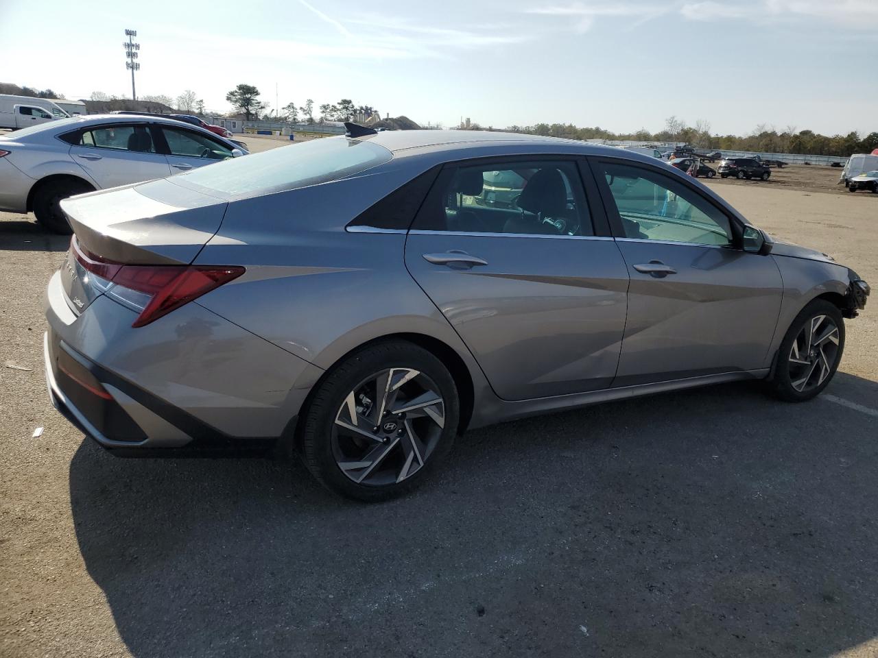 2024 Hyundai Elantra - Image 3