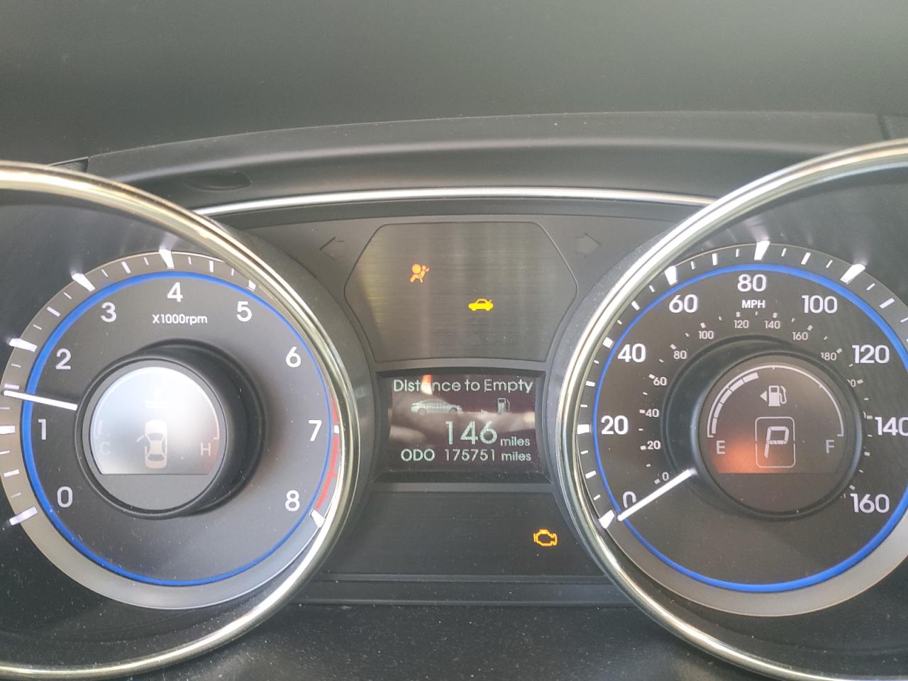2012 Hyundai Sonata - Image 9