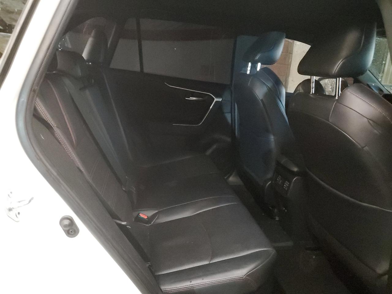 2021 Toyota RAV 4 - Image 11