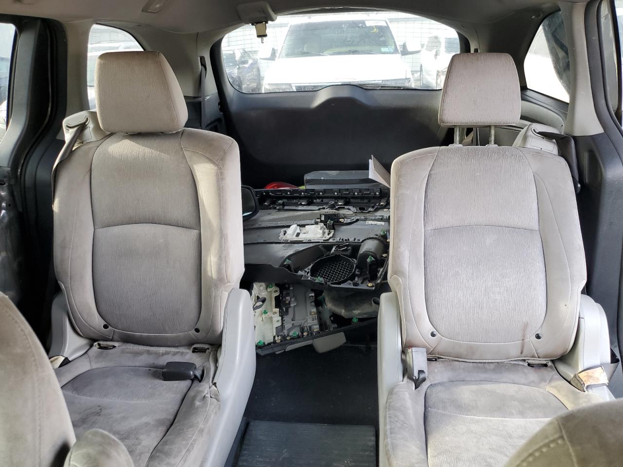 2019 Honda Odyssey - Image 10