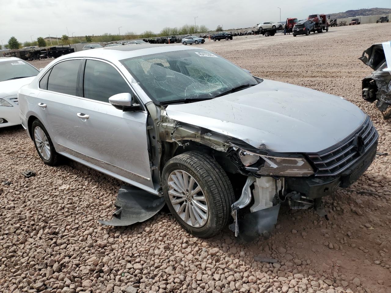 2017 Volkswagen Passat - Image 4