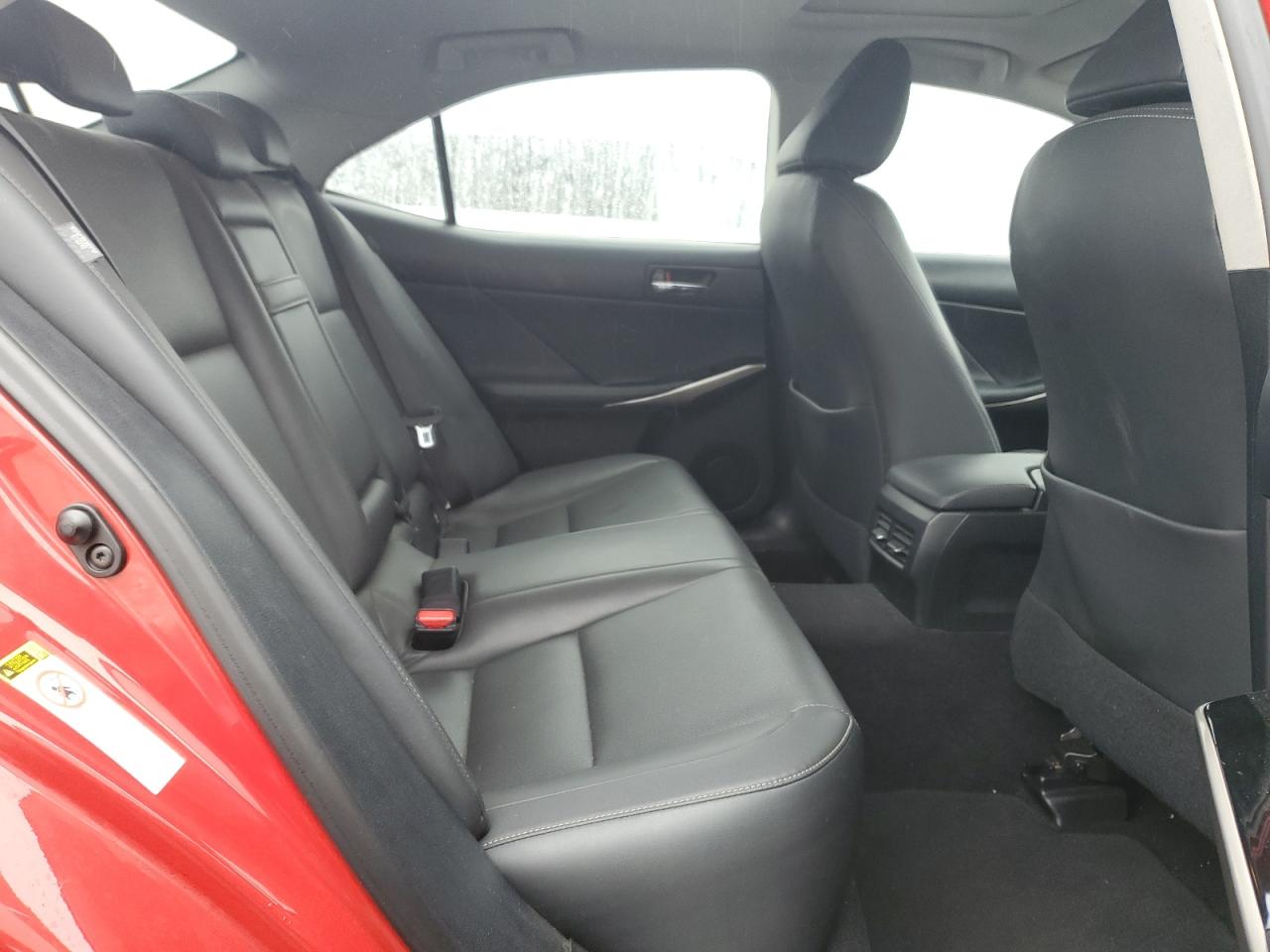 2016 Lexus IS - Image 10