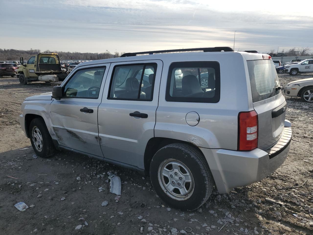 2008 Jeep Liberty (Patriot) - Image 2