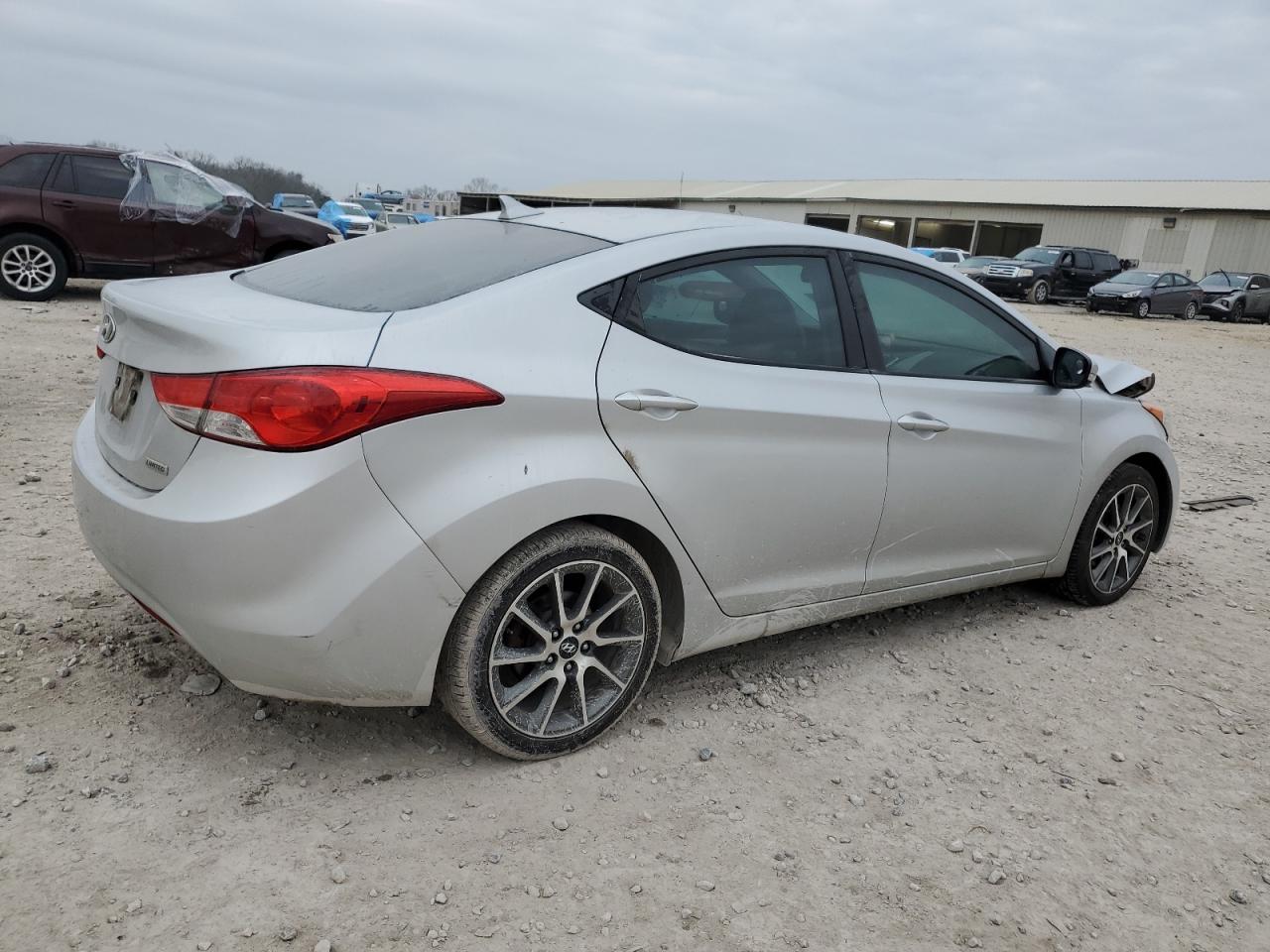 2012 Hyundai Elantra - Image 3