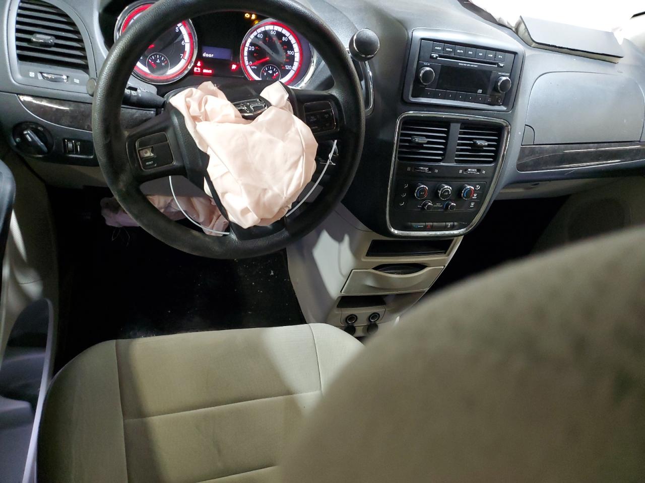 2013 Dodge Caravan - Image 8