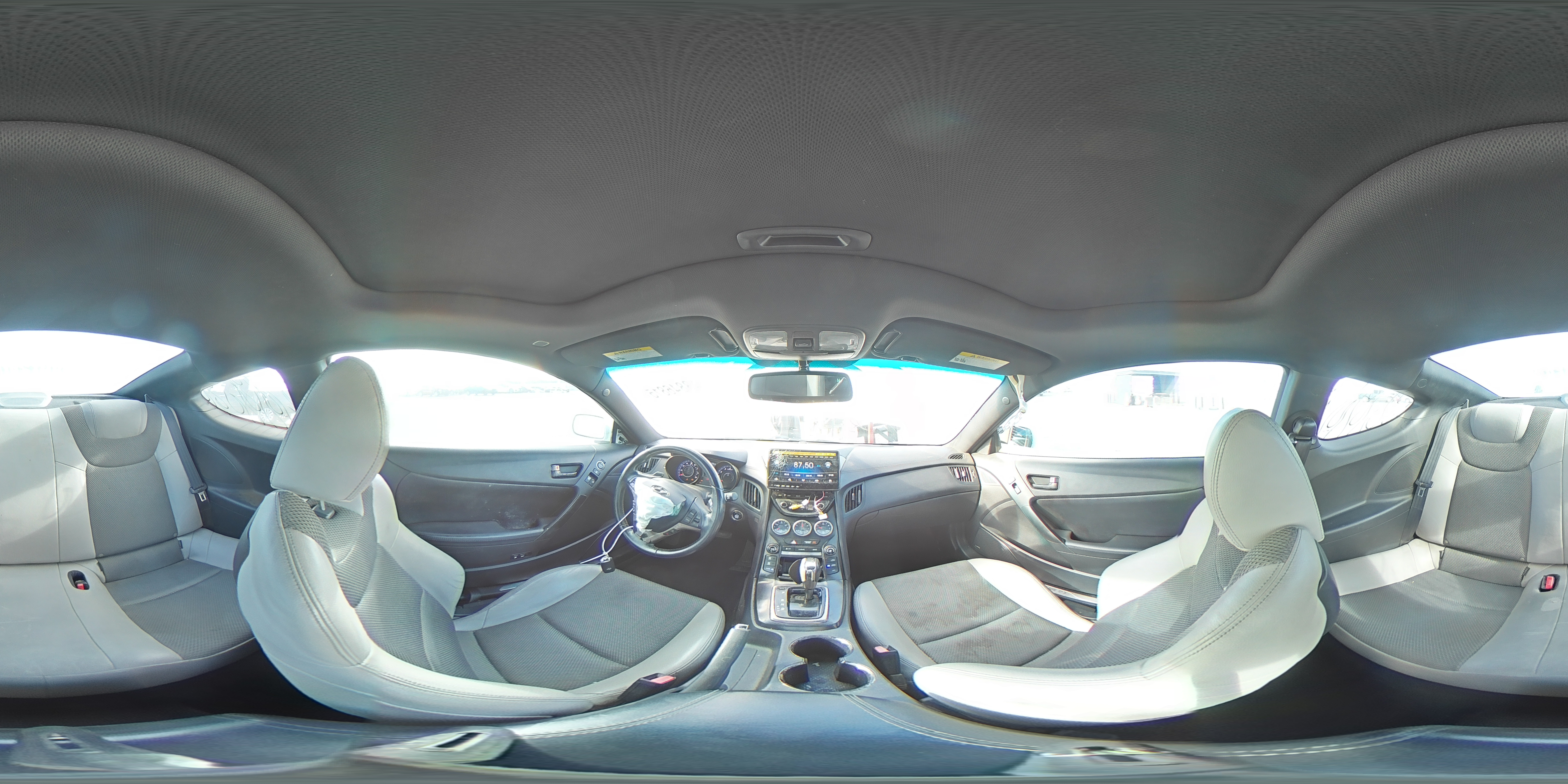 2013 Hyundai Genesis - Image 13