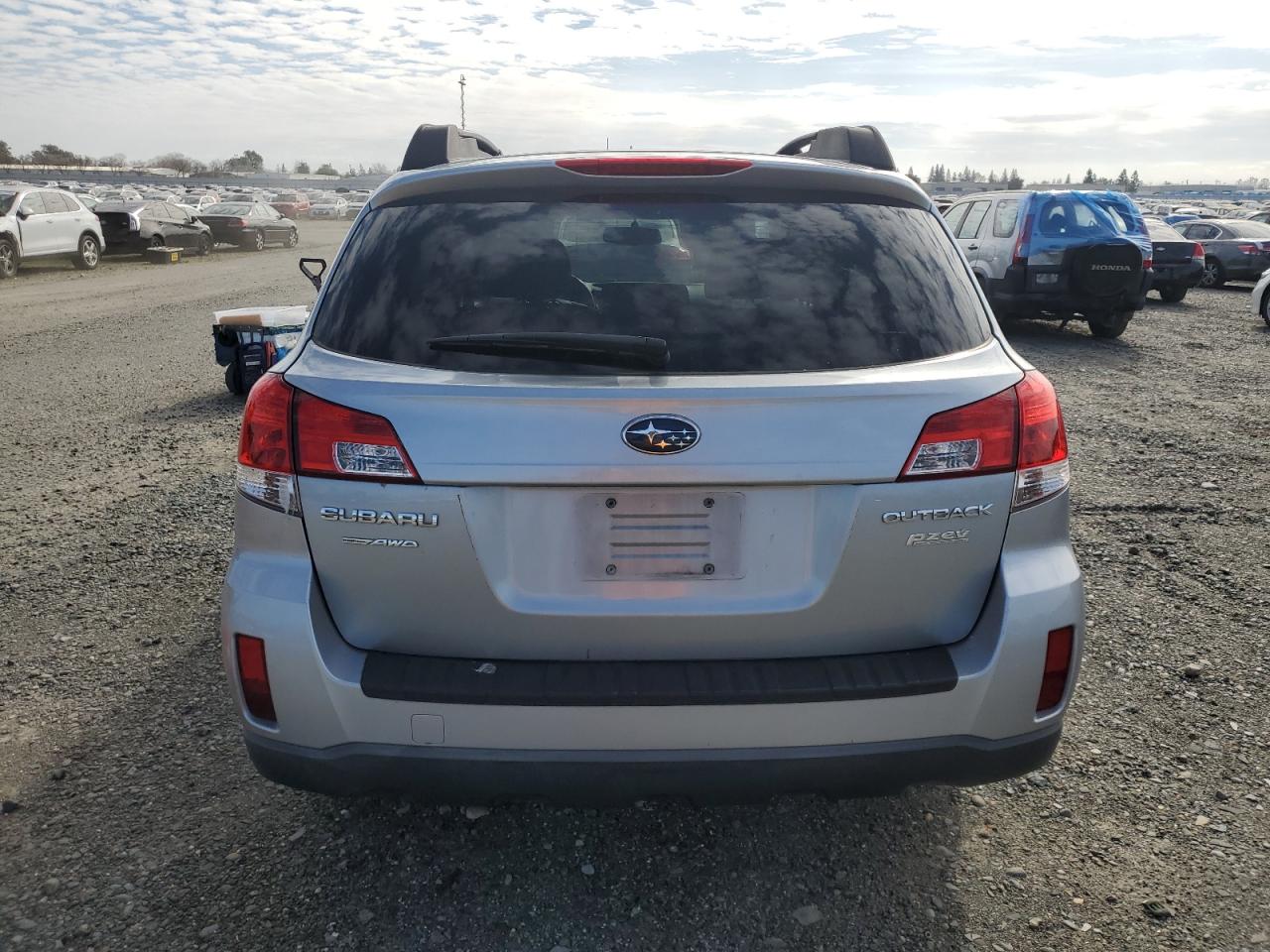 2012 Subaru Outback - Image 6