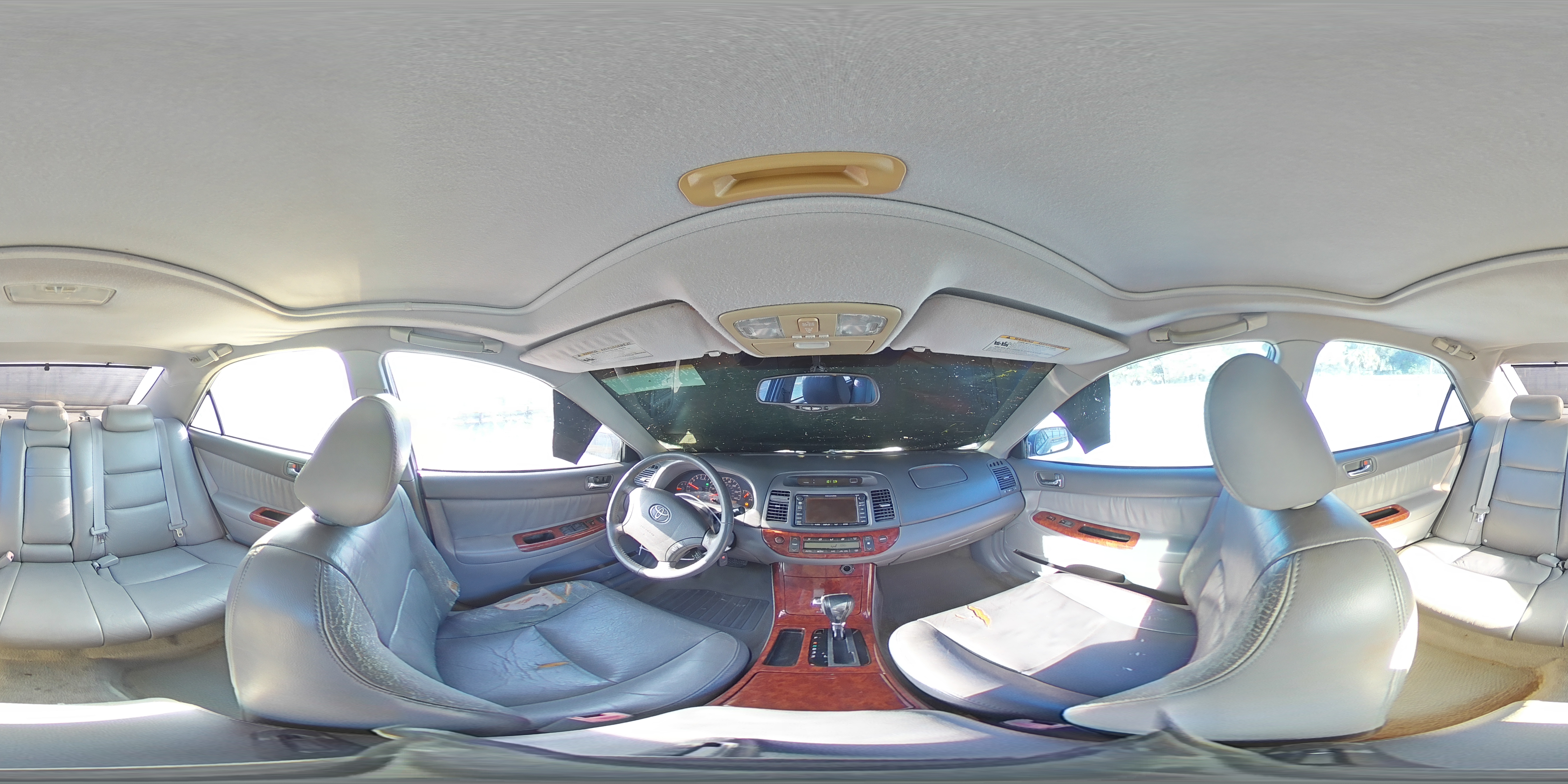 2005 Toyota Camry - Image 13