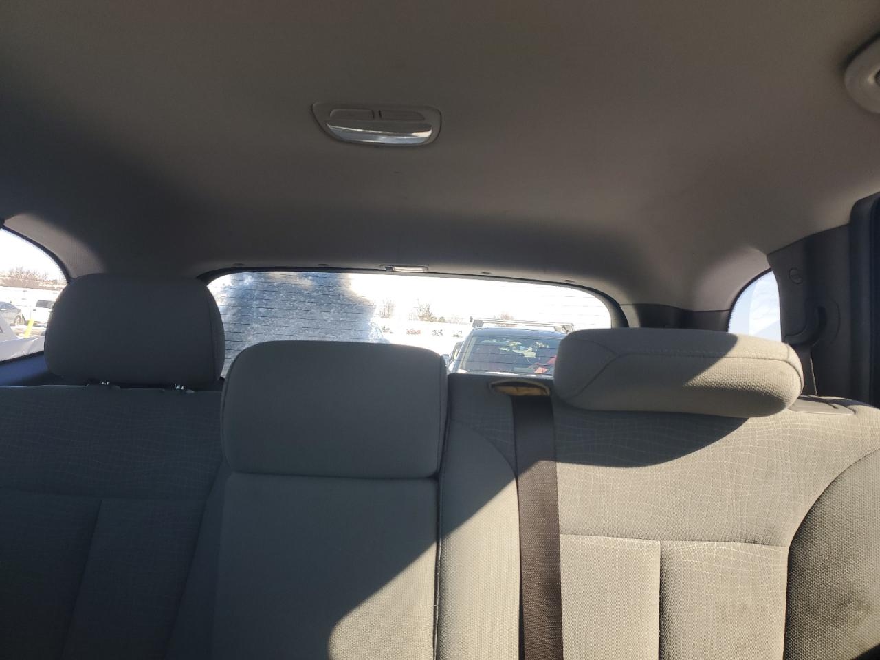 2012 Hyundai Santa Fe - Image 10