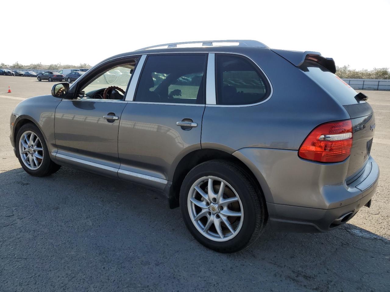 2008 Porsche Cayenne - Image 2