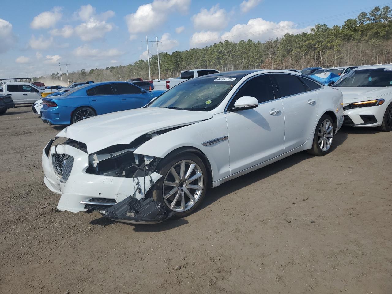 2013 Jaguar XJ - Image 1