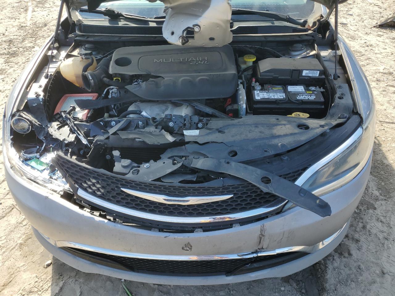 2015 Chrysler 200 - Image 11