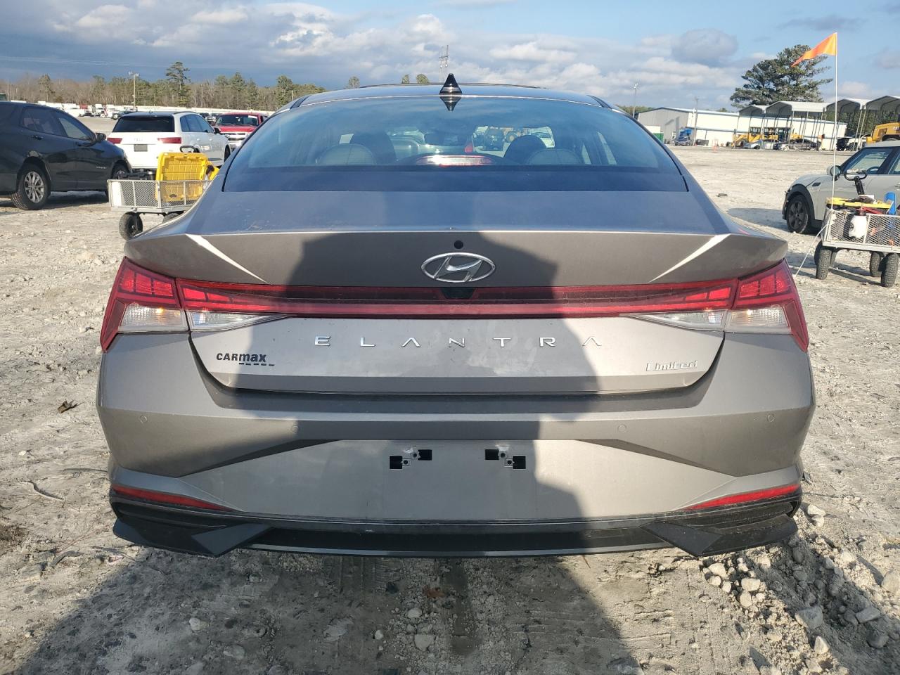 2022 Hyundai Elantra - Image 6