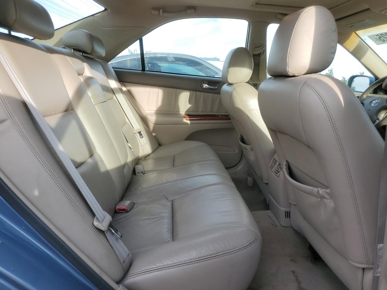 2004 Toyota Camry - Image 10