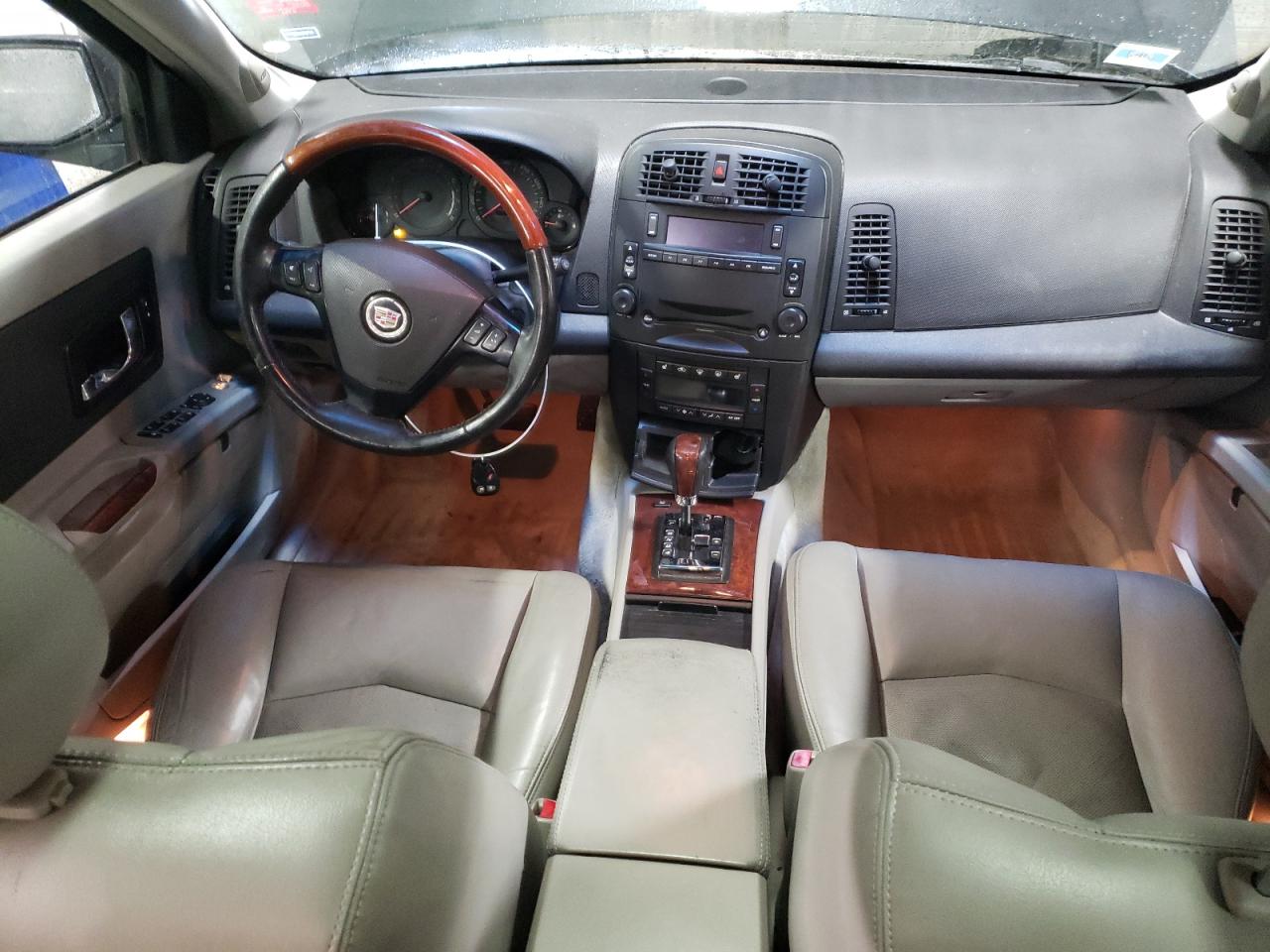 2004 Cadillac SRX - Image 8