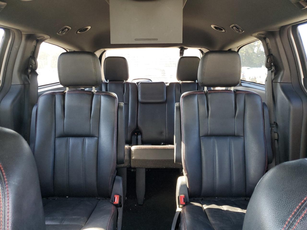 2019 Dodge Caravan - Image 10
