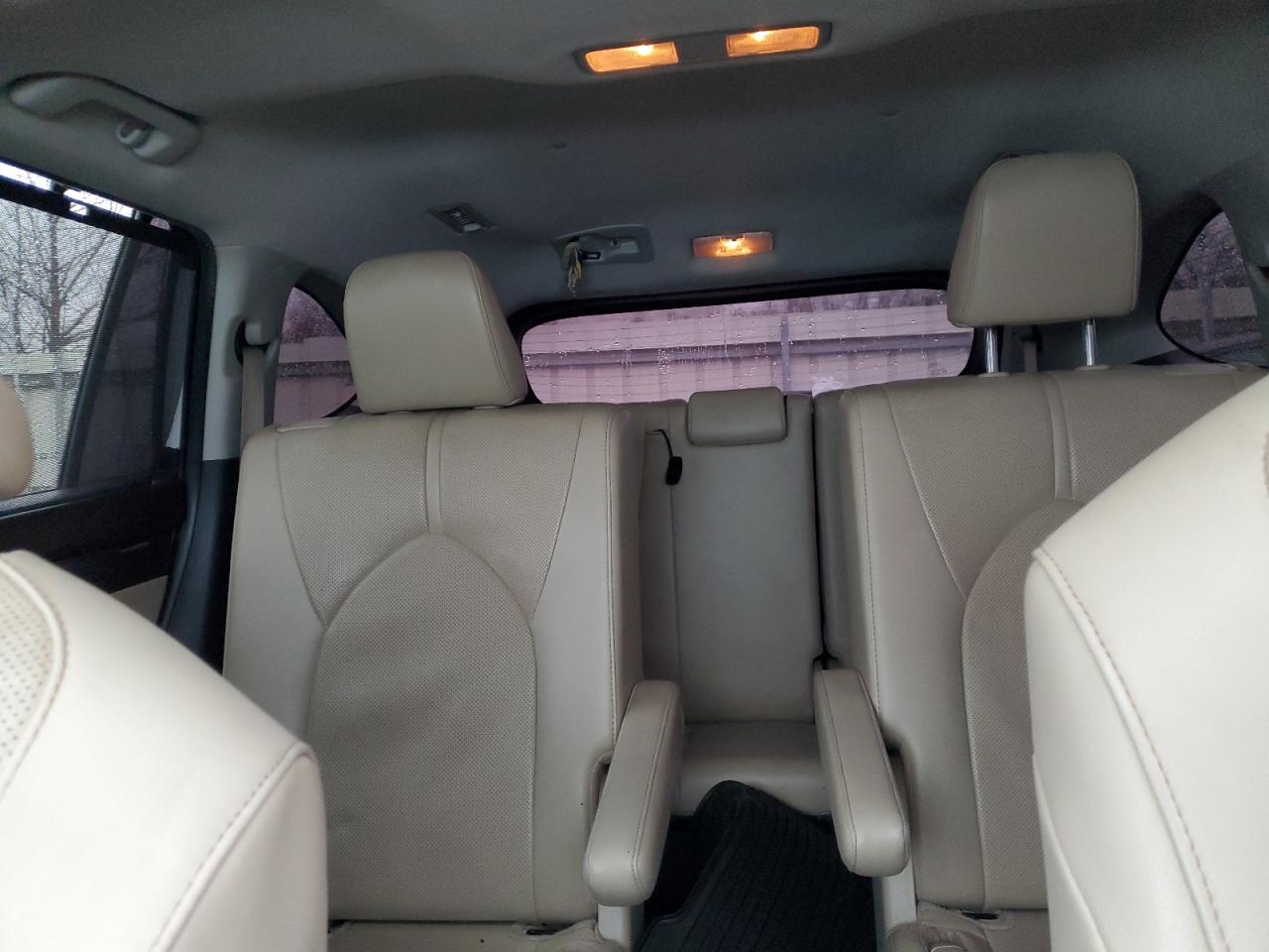 2022 Toyota Highlander - Image 10