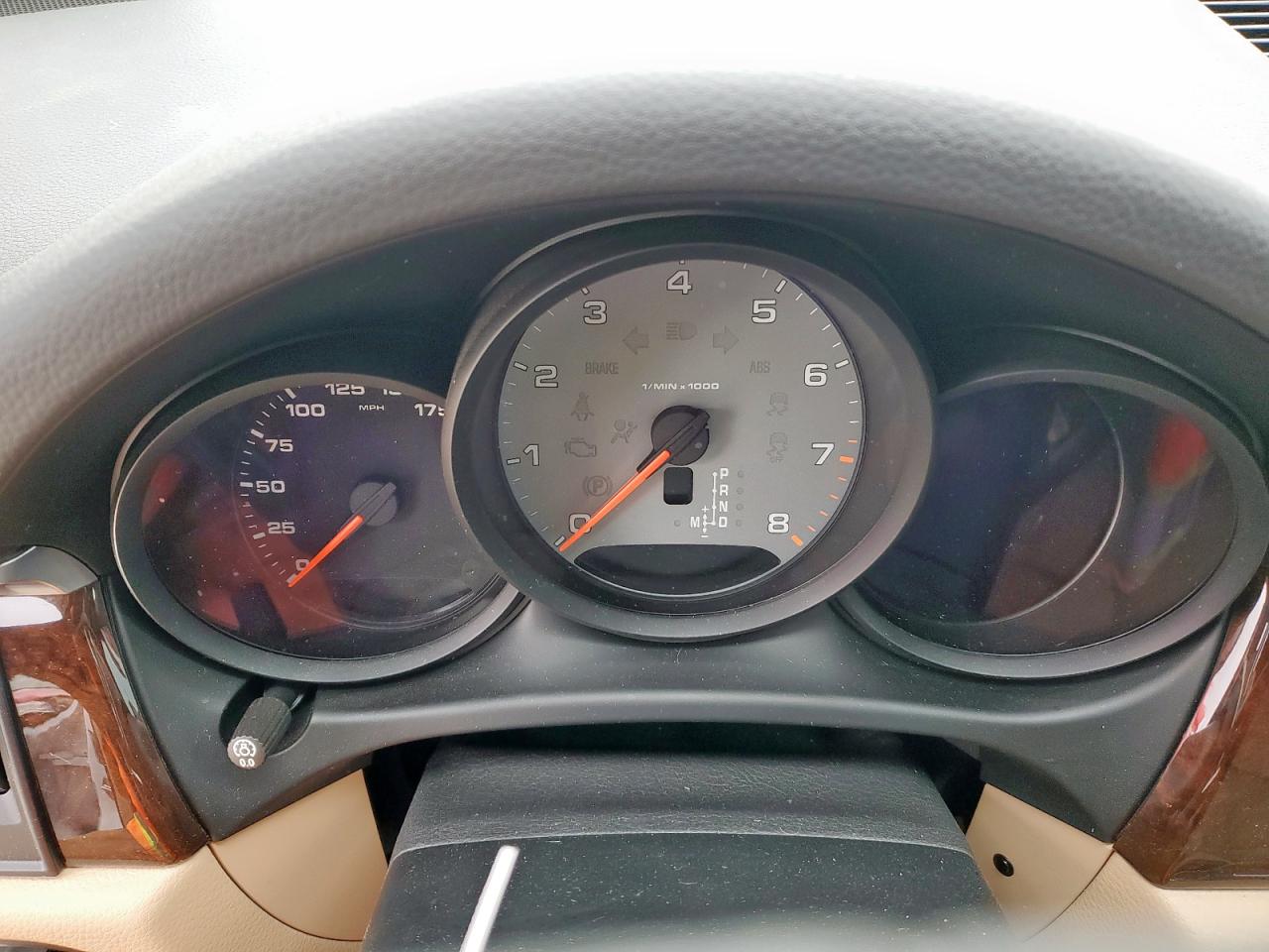 2021 Porsche Macan - Image 9