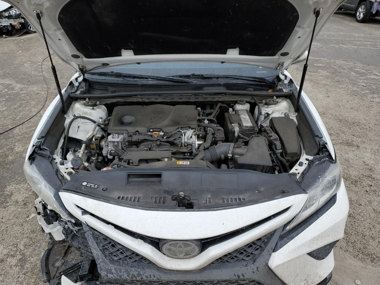 2020 Toyota Camry - Image 12
