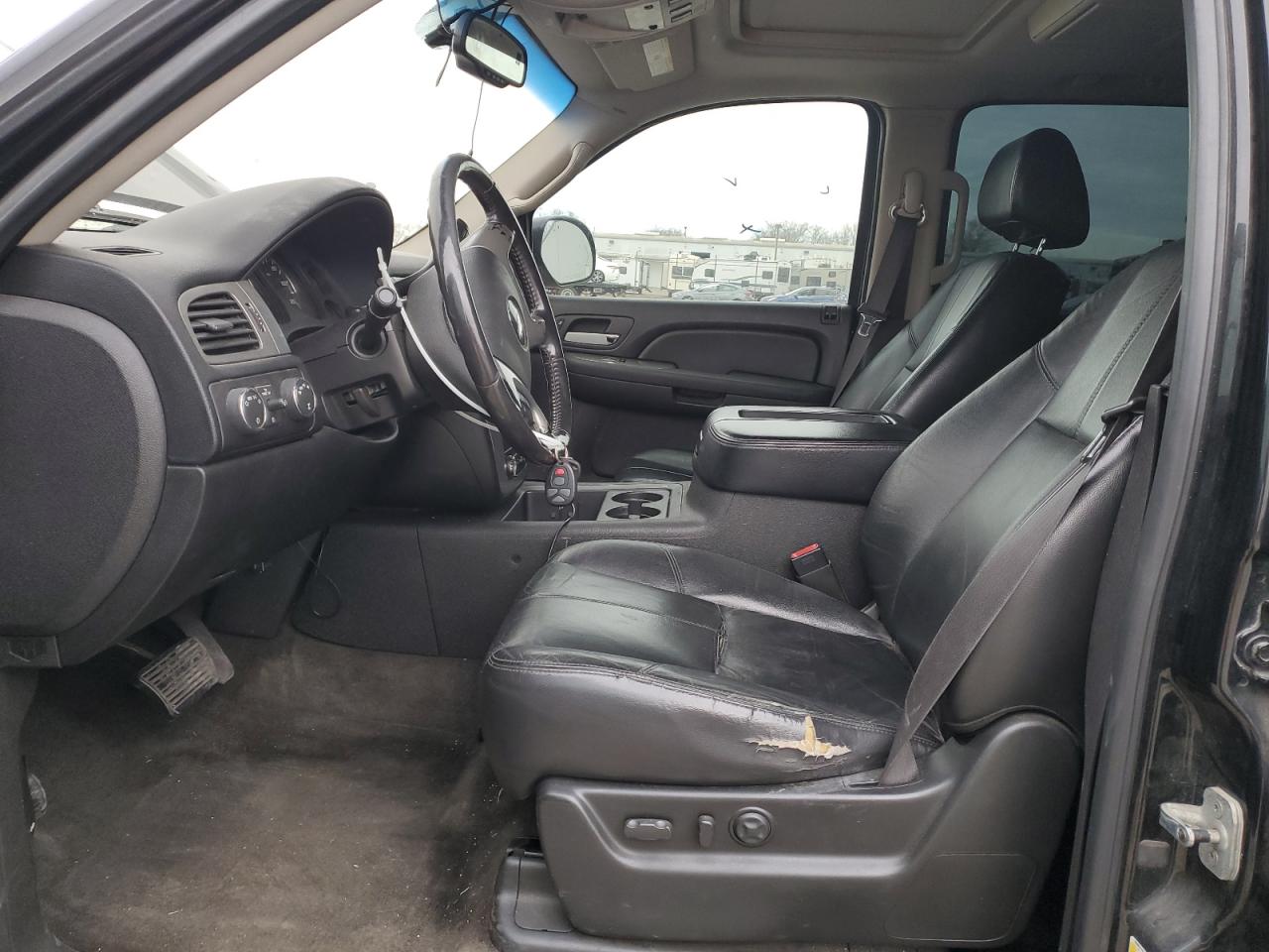2008 Chevrolet Suburban - Image 7
