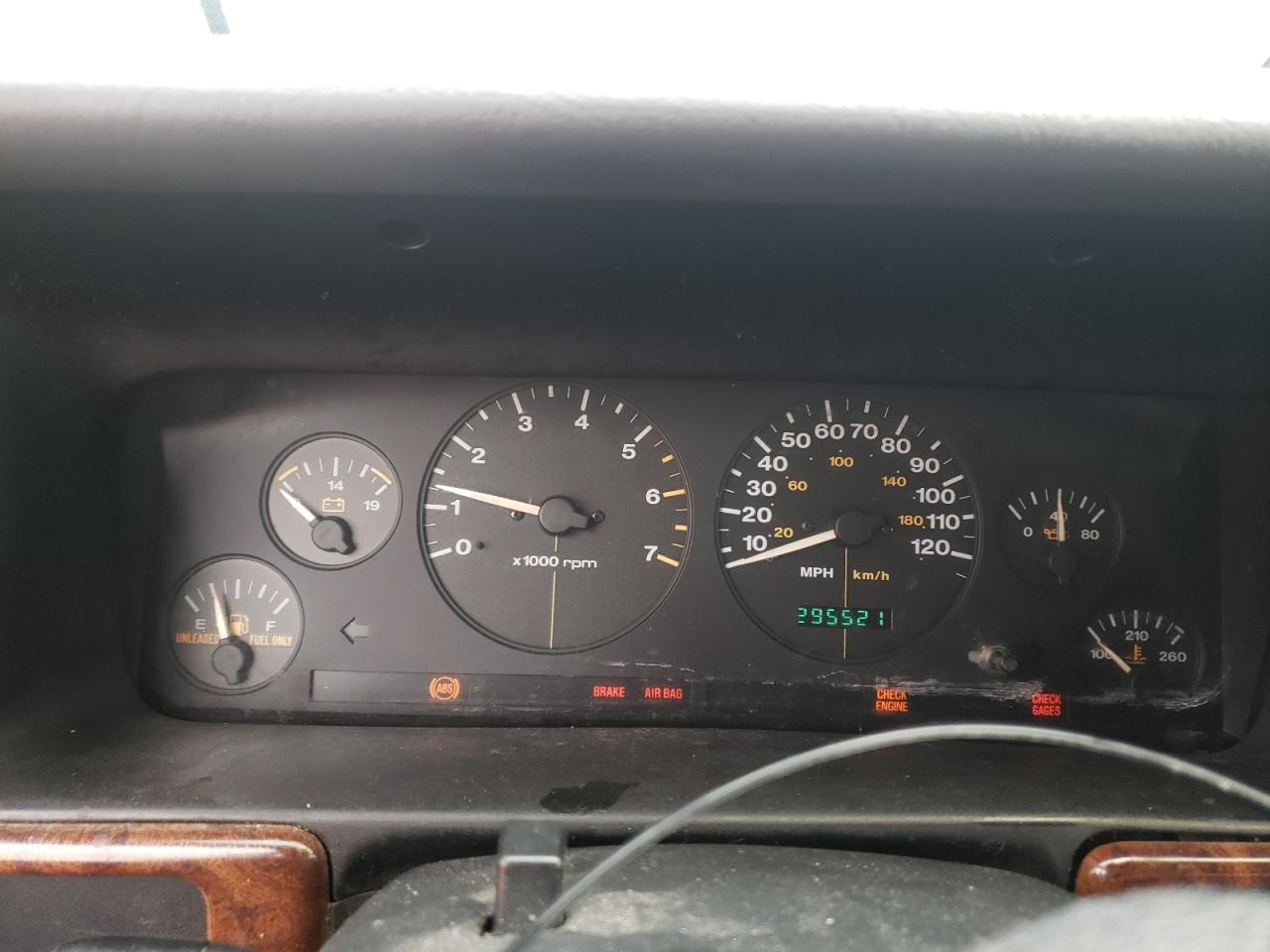 1996 Jeep Grand Cherokee - Image 9