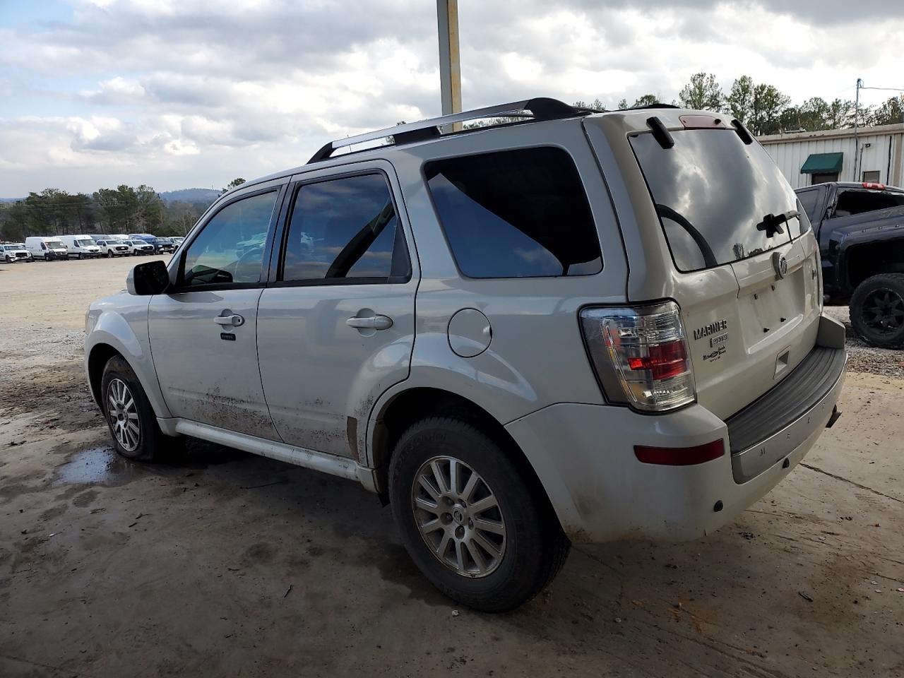 2010 Mercury Mariner - Image 2