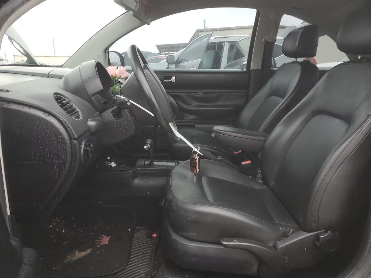 2008 Volkswagen Beetle - Image 7