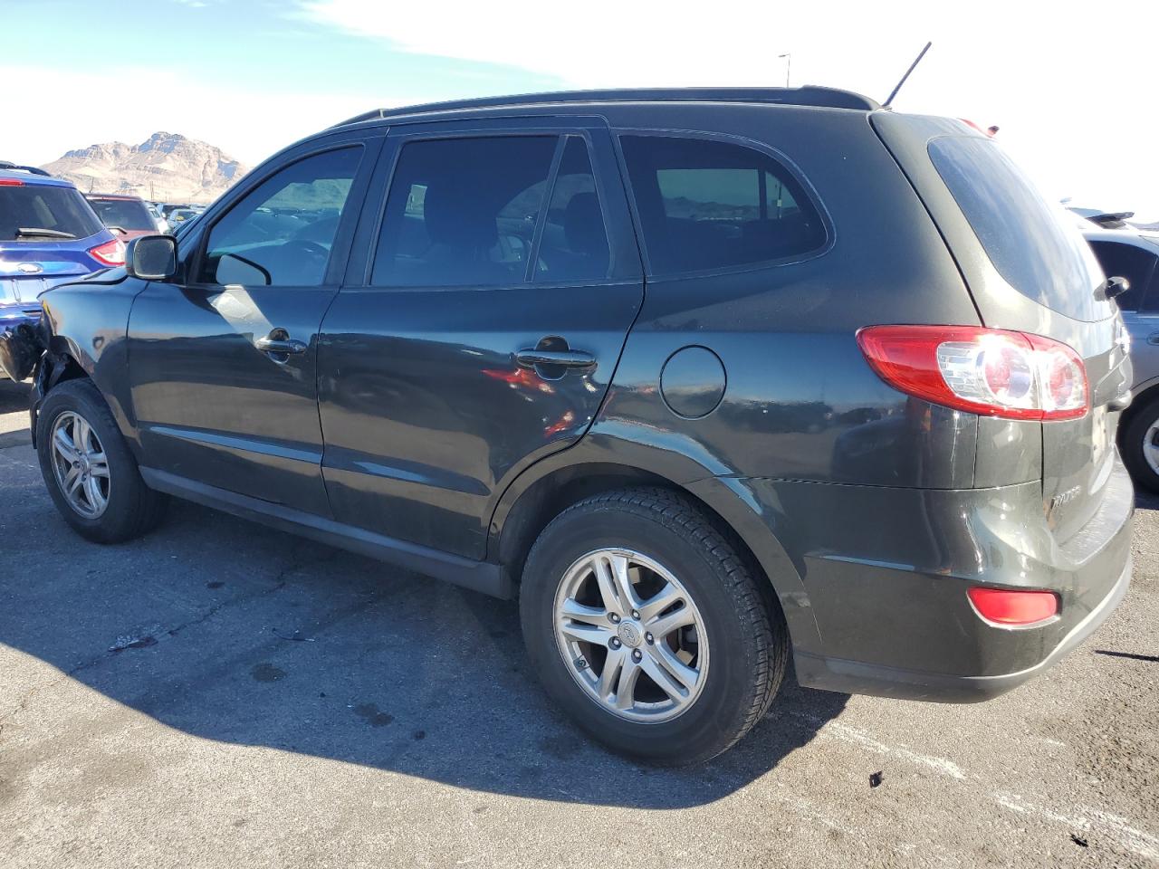 2010 Hyundai Santa Fe - Image 2