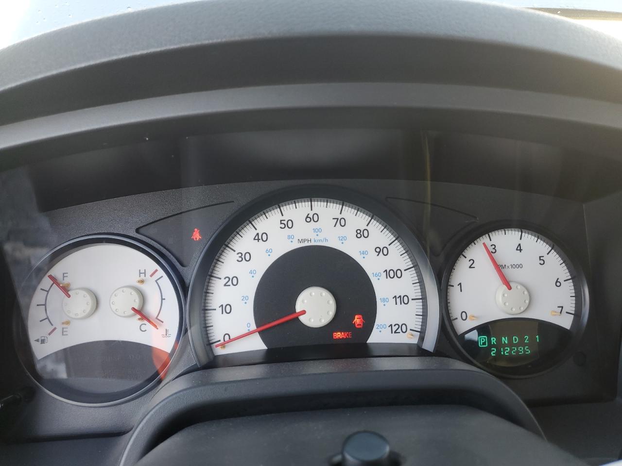 2006 Dodge Dakota - Image 9