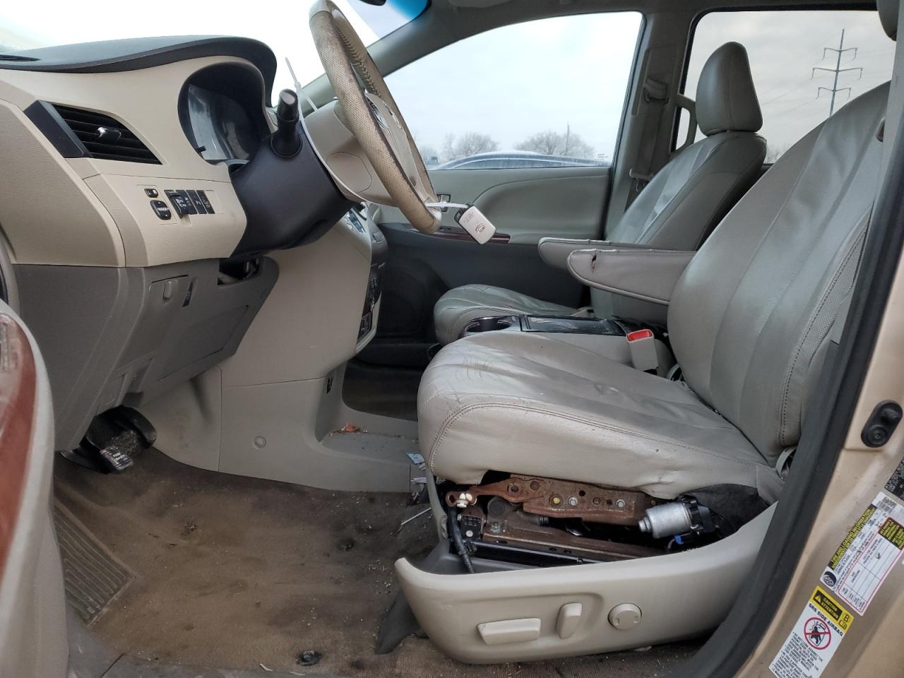 2014 Toyota Sienna - Image 7