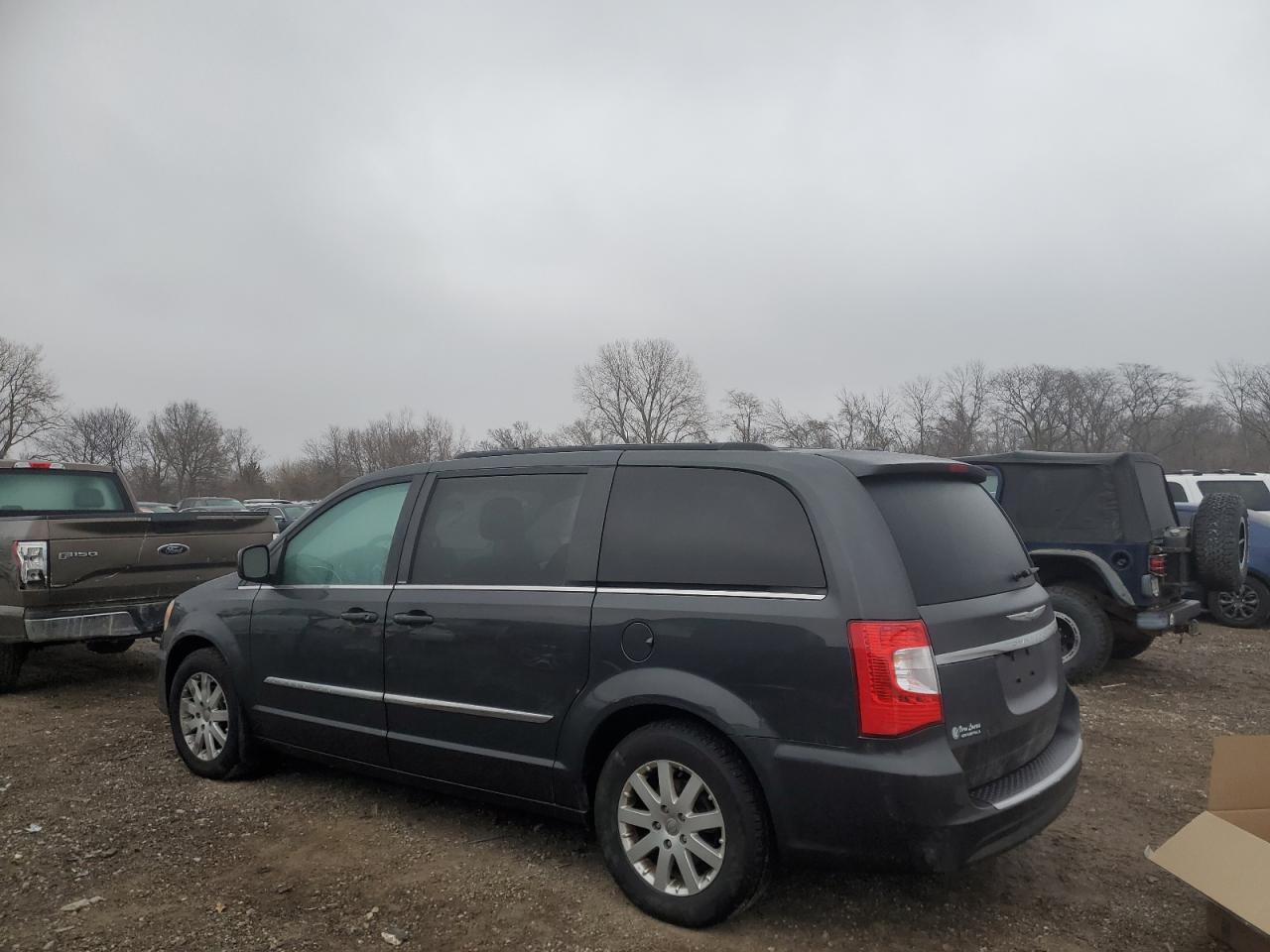 2011 Chrysler Town & Country - Image 2