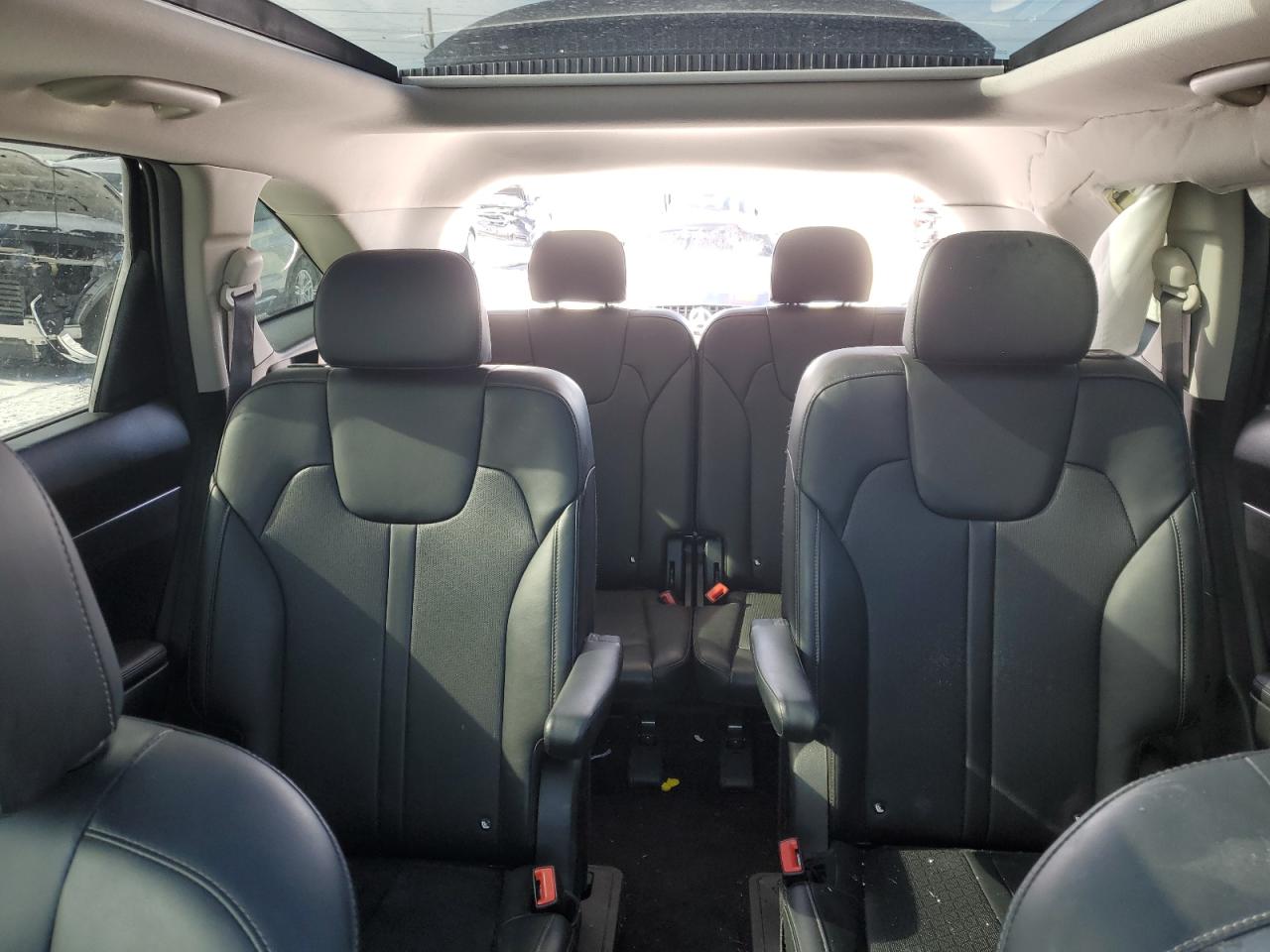 2022 Kia Sorento - Image 10