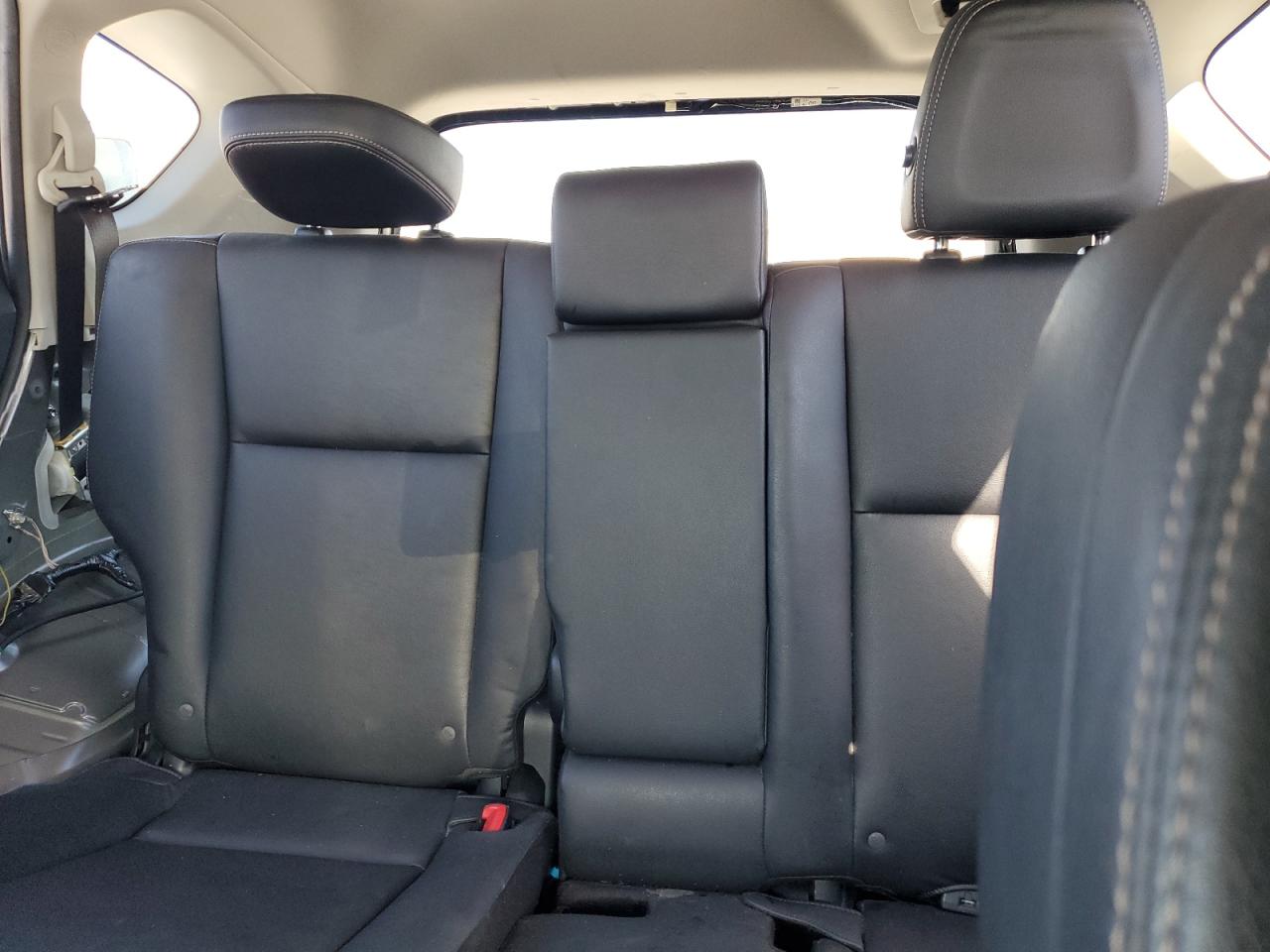 2015 Toyota RAV 4 - Image 10