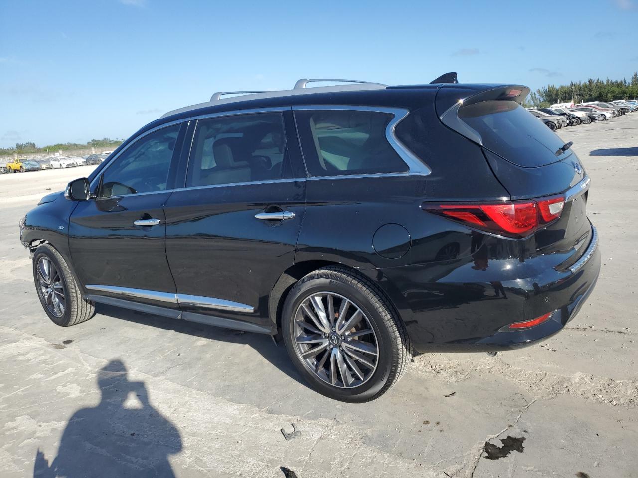 2018 Infiniti QX60 - Image 2
