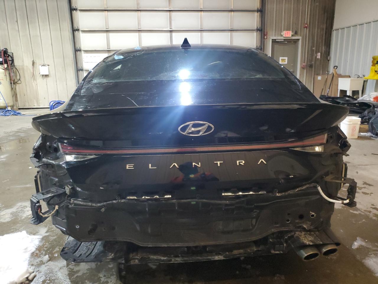 2022 Hyundai Elantra - Image 6