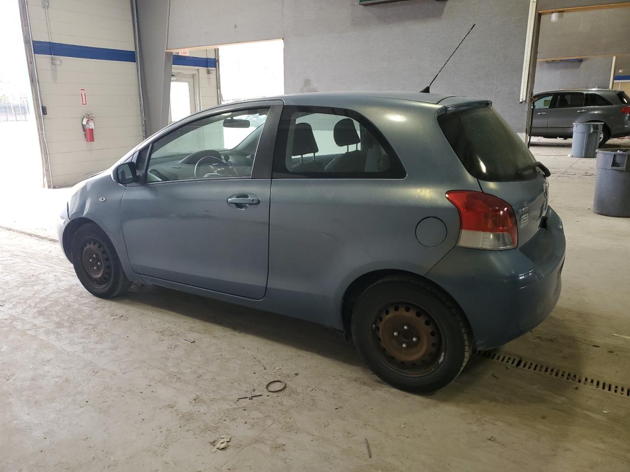 2010 Toyota Yaris - Image 2