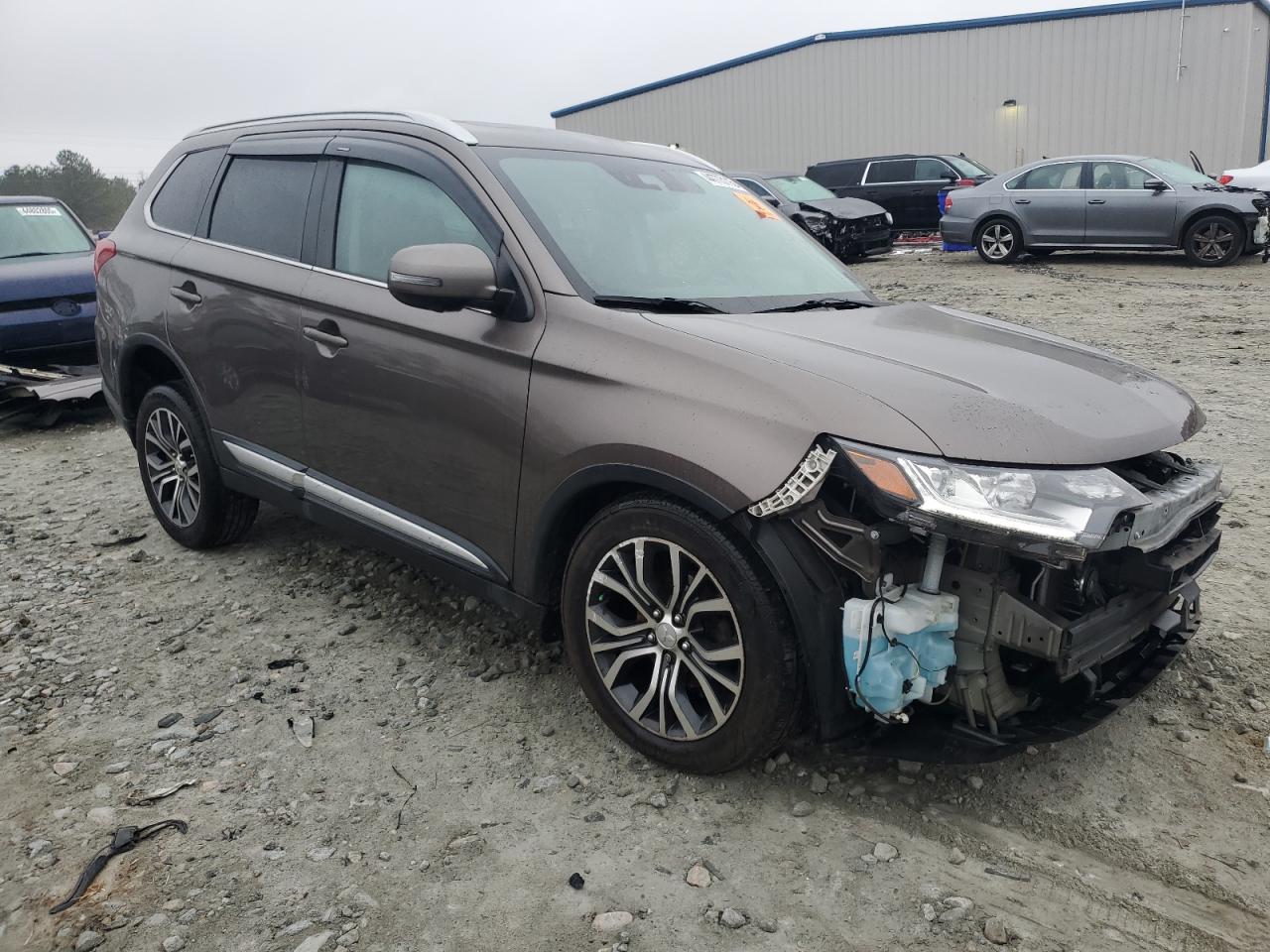 2017 Mitsubishi Outlander - Image 4