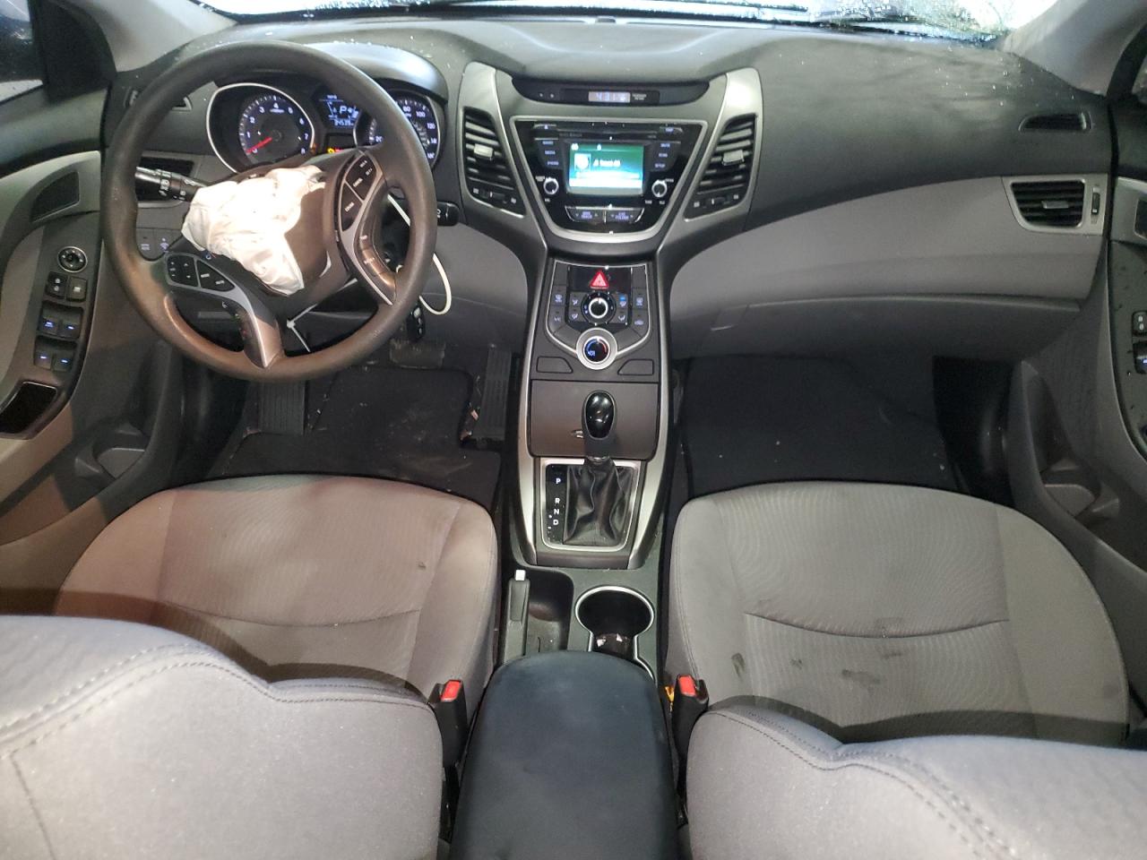 2016 Hyundai Elantra - Image 8