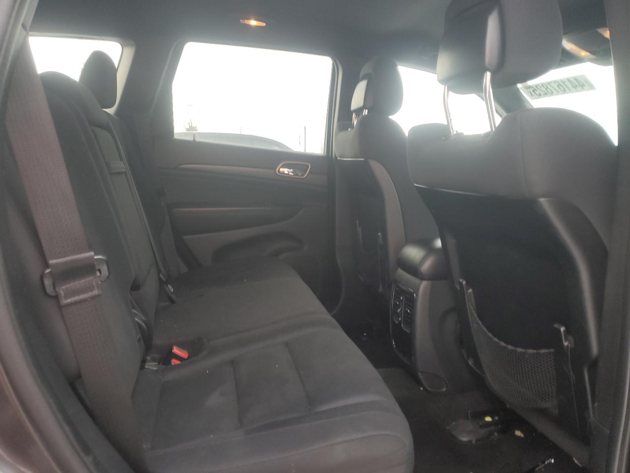 2015 Jeep Grand Cherokee - Image 10