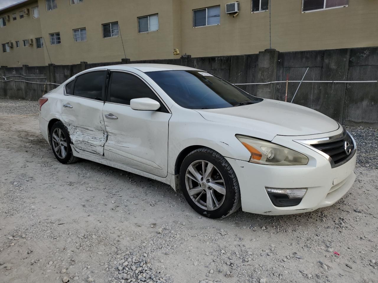 2013 Nissan Altima - Image 4