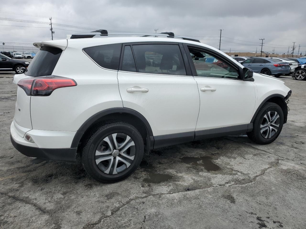 2018 Toyota RAV 4 - Image 3