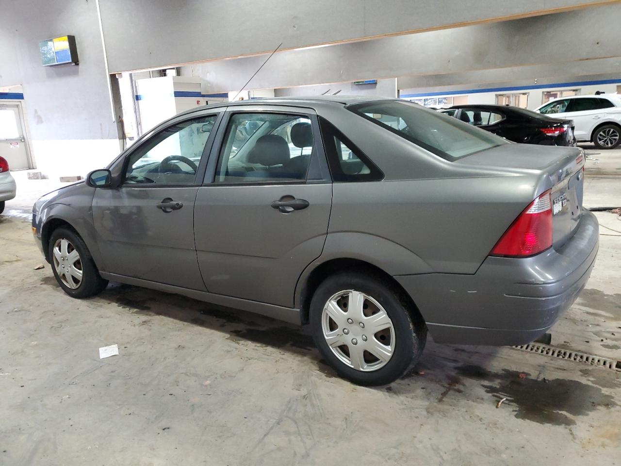 2005 Ford Focus - Image 2