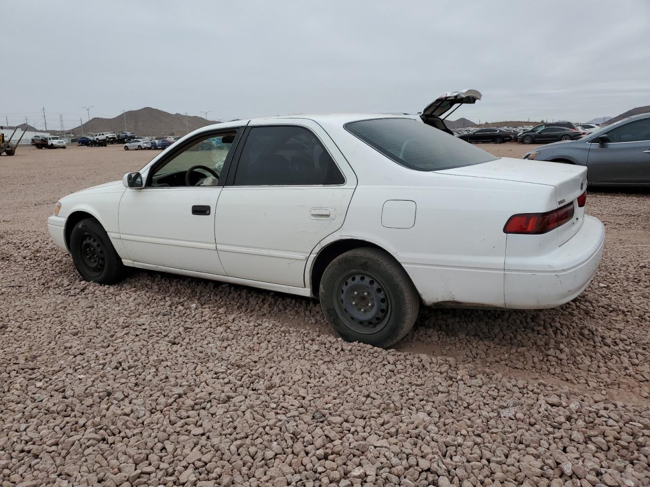 1997 Toyota Camry - Image 2