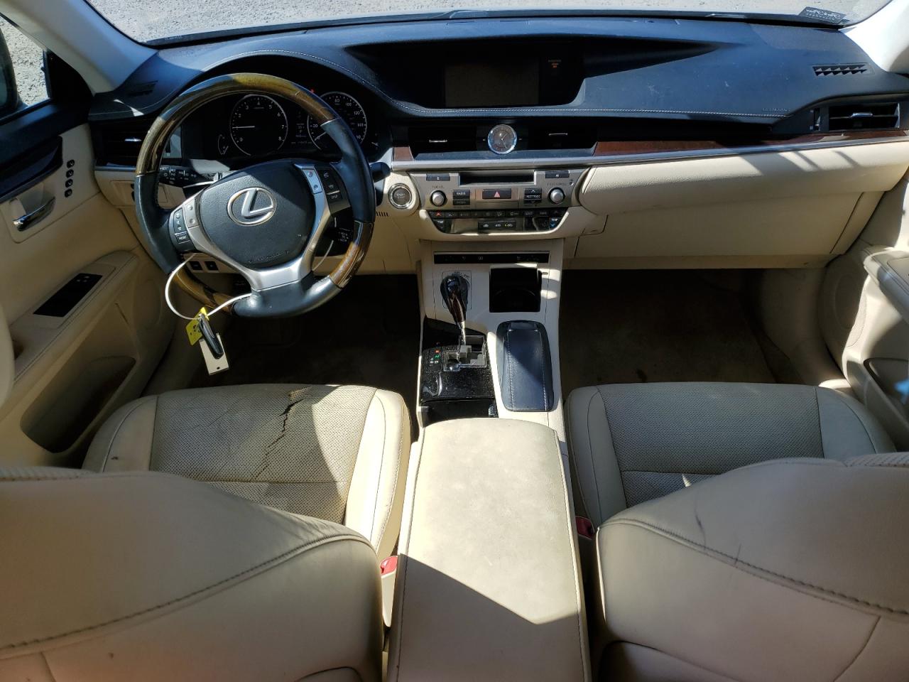 2015 Lexus ES - Image 8